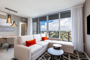 Hyde Beach House Luxury Condo-Resort condo